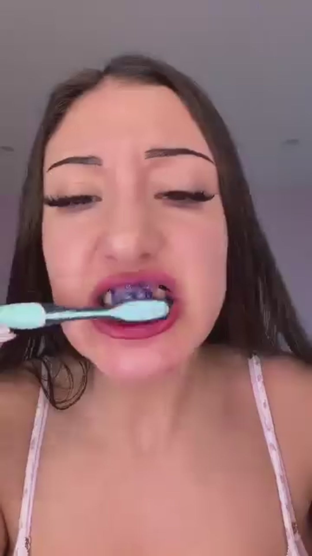 Încărcați videoclipul: 
